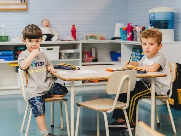 Estudantes Tistu