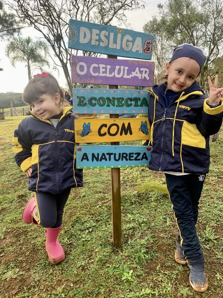 Smartphones devem entrar na escola?